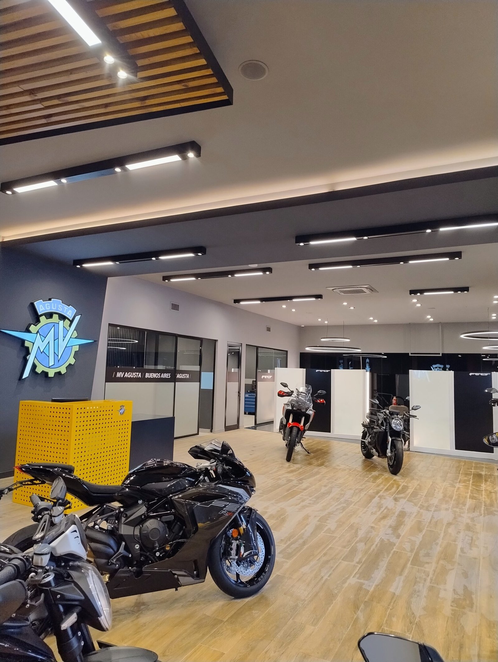 DISEÑO DE LOCALES COMERCIALES