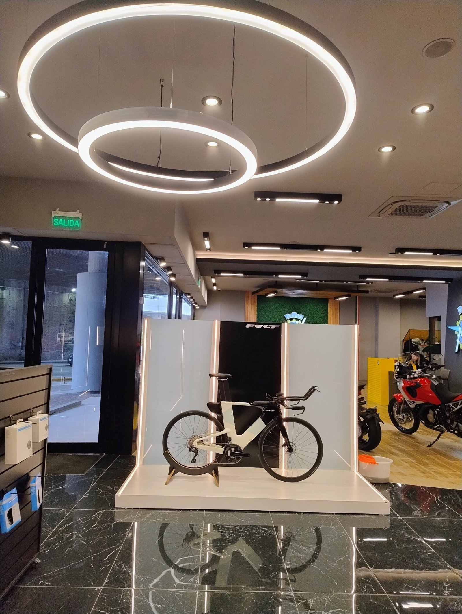 DISEÑO DE LOCALES COMERCIALES